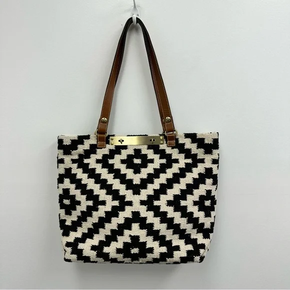 ⛔️SOLD⛔️Patricia Nash Black & Cream Hand Loomed Aztec Pattern Leather Strap Tote - Picture 3 of 10